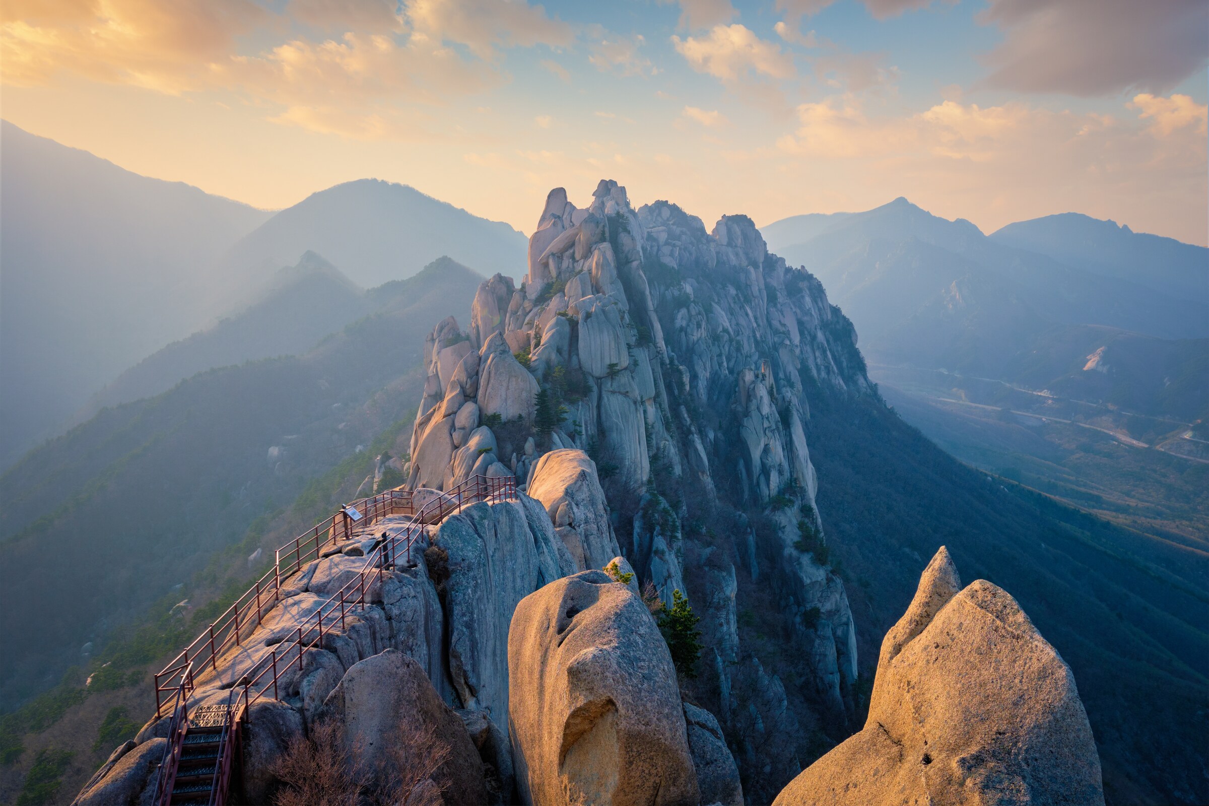 Dramatic mountain ridges of Seoraksan