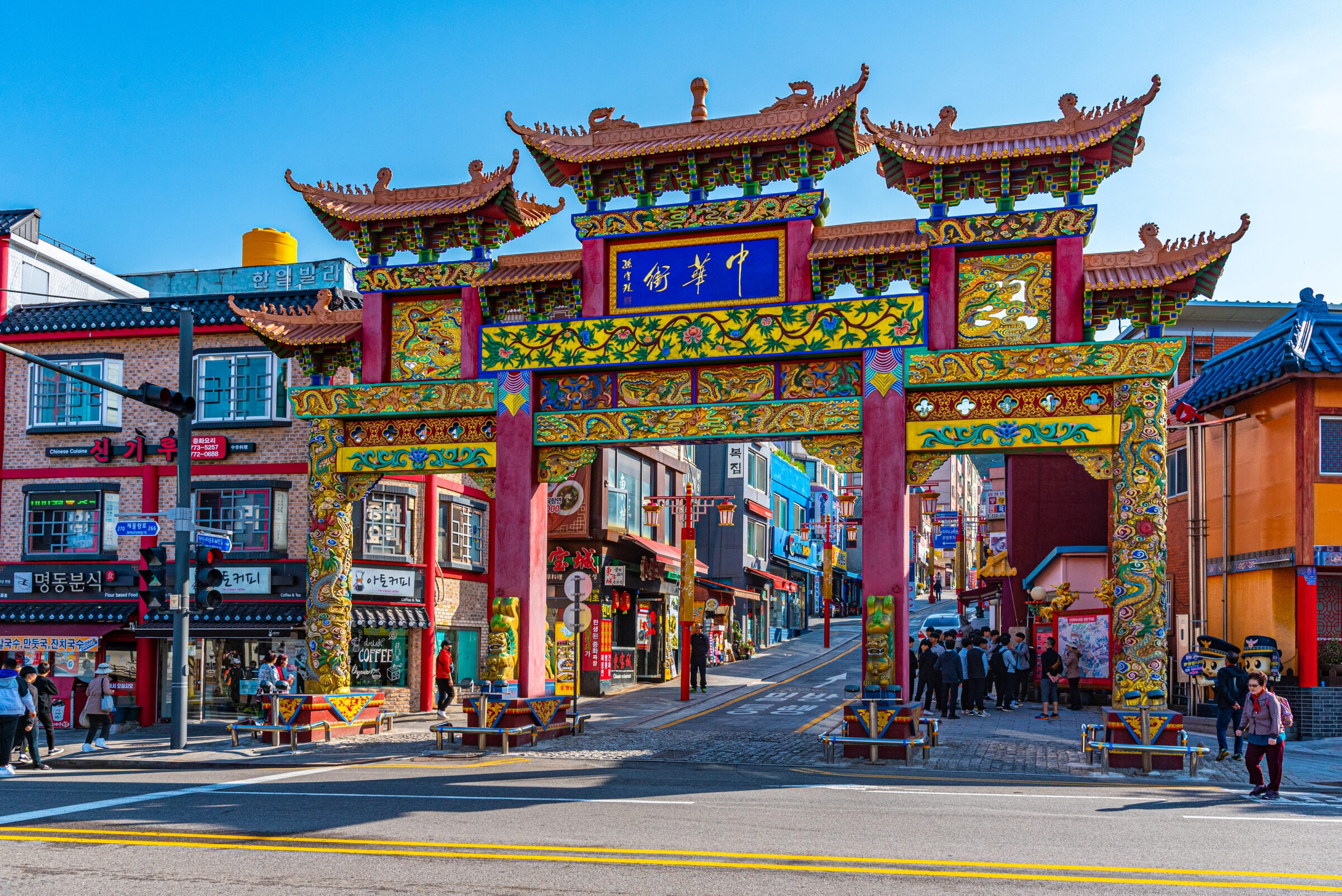 The colorful ceremonial gate at the entrance to Incheon Chinatown